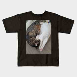 Real cat ying yang Kids T-Shirt